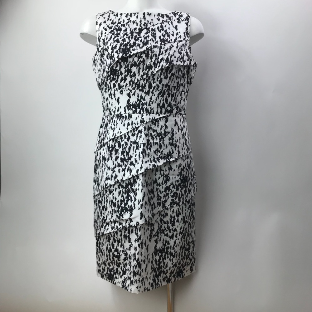 Women’s Calvin Klein Size 4 Sleeveless Dress K